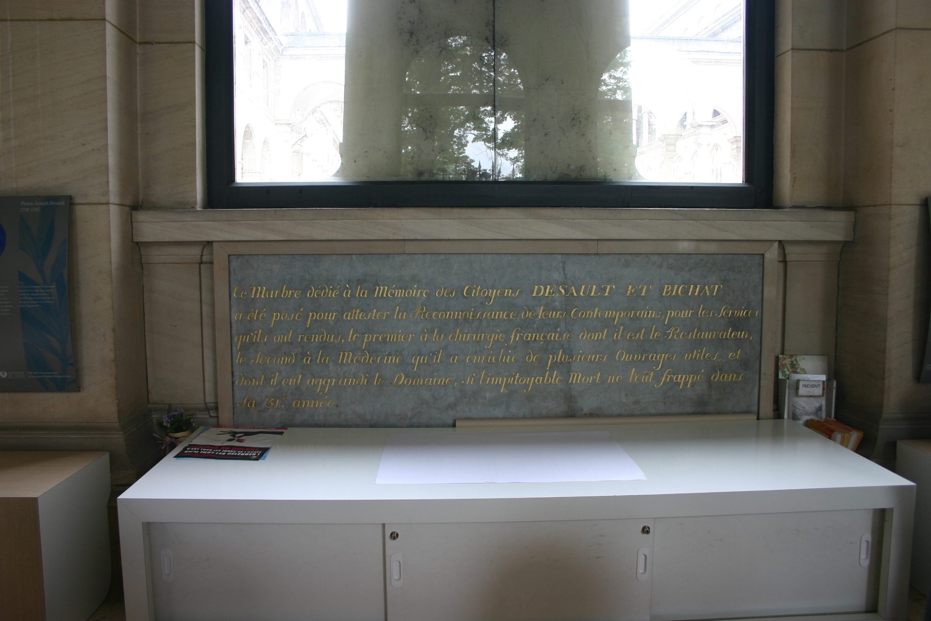 Desault and Bichat memorial tablet, Hotel-Dieu, Paris (1).JPG